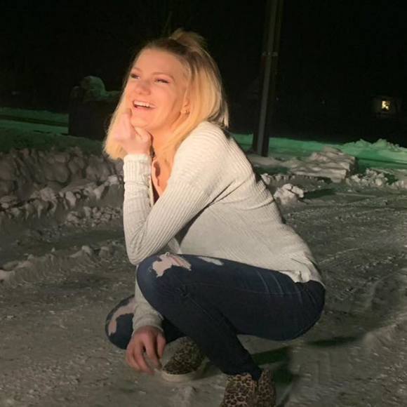 Profile Picture of Jocelyn Alberson (@jocealberson) on Poshmark