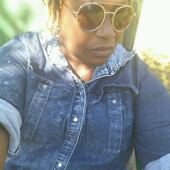 Profile Picture of Claudette Bailey (@claudettebailey) on Poshmark