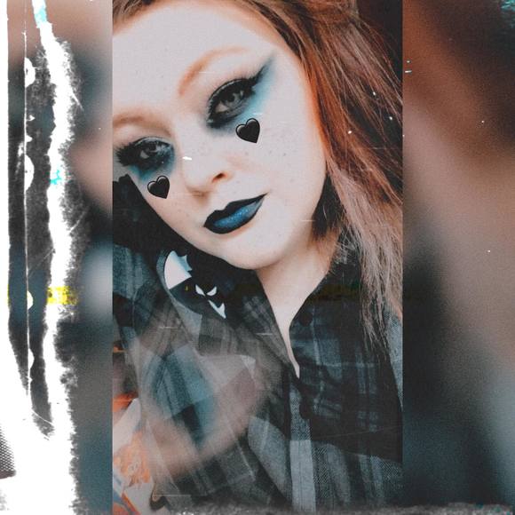 Profile Picture of Ceylee Tietgen (@kiwifruit98) on Poshmark