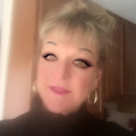 Profile Picture of Allison Achenback (@aphoebus) on Poshmark