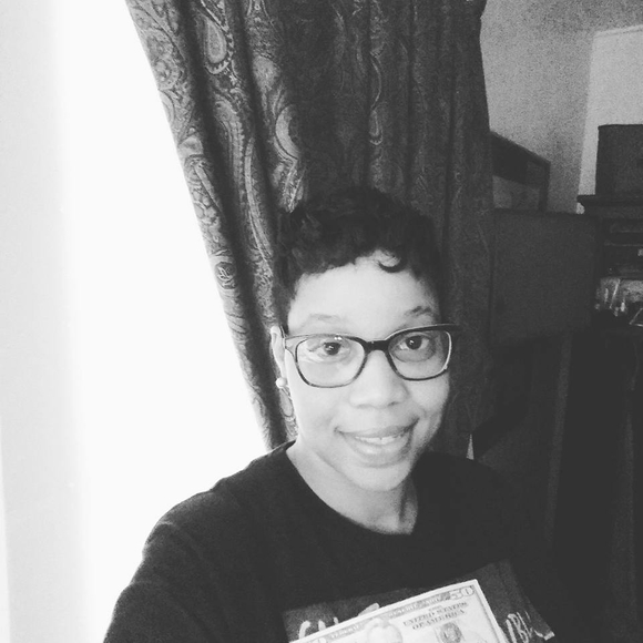 Profile Picture of Carla Hartefields (@chartefields) on Poshmark