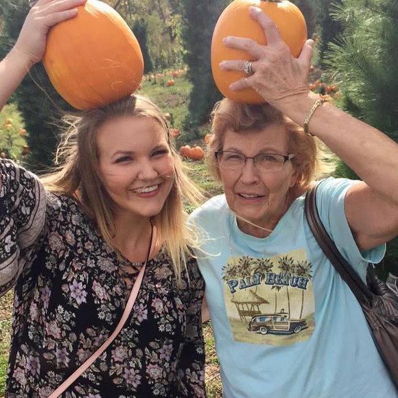 Profile Picture of Bailey Butrum (@butrumbailey001) on Poshmark