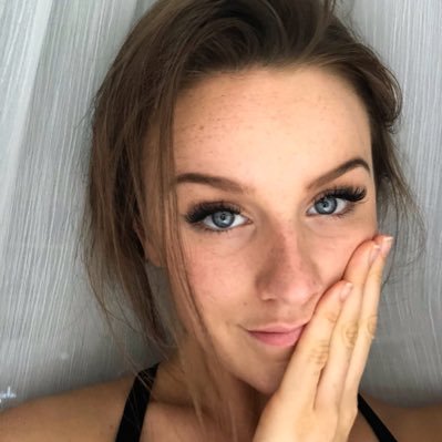 Profile Picture of Anna Anderson (@annaanderson27) on Twitter