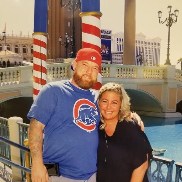 Profile Picture of Ashlee Hicks (@ashleeher2) on Poshmark