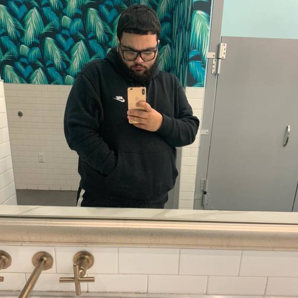 Profile Picture of Erik Serrano (@serranoerik86) on Poshmark