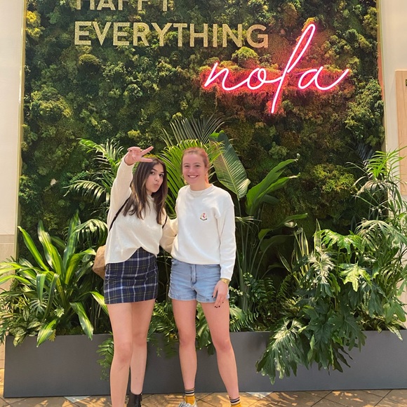 Isabella Hotard - Poshmark Profile Picture of Isabella Hotard (@isabellahotard) on Poshmark