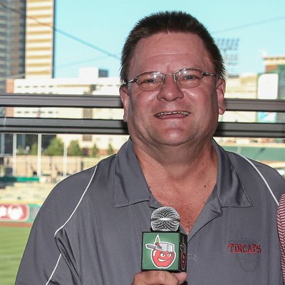 Profile Picture of Mike Maahs (@thewizkidsenior) on Twitter