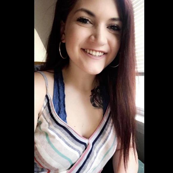 Profile Picture of Kylee Sexton (@kylee_sexton) on Poshmark