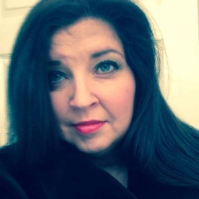 Profile Picture of Lori Charbonneau (@Lcharbjeunesse) on Twitter