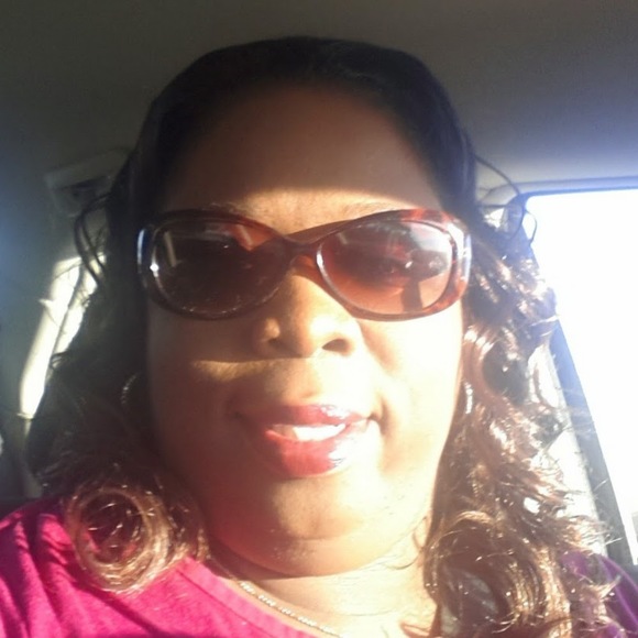 Profile Picture of Adrianne Campbell (@diamond2n1) on Poshmark