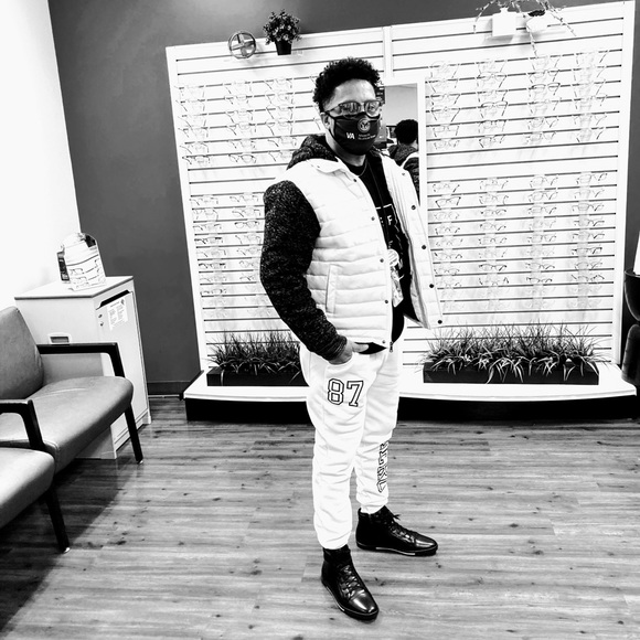 Profile Picture of Leonard Dumas (@leonarddumas) on Poshmark