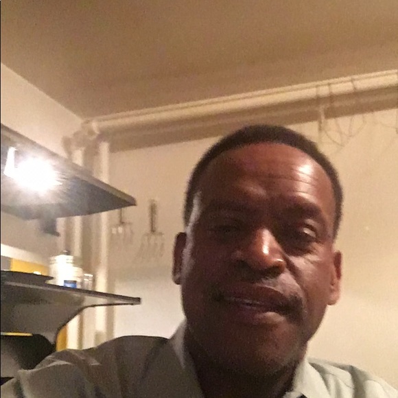 Profile Picture of Robert Cannon (@cannyn8) on Poshmark