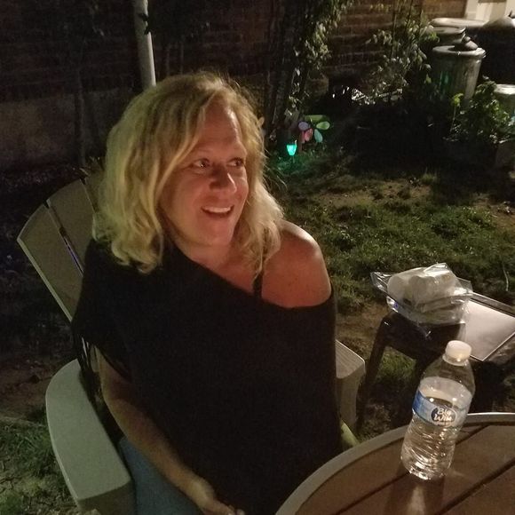 Profile Picture of Randi gottlieb Cervone (@randi27) on Poshmark