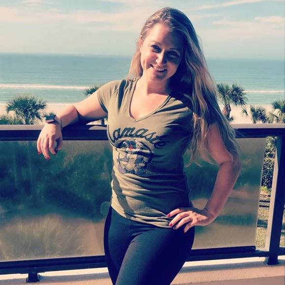 Profile Picture of Erin Kronzek (@ekronzek88) on Poshmark