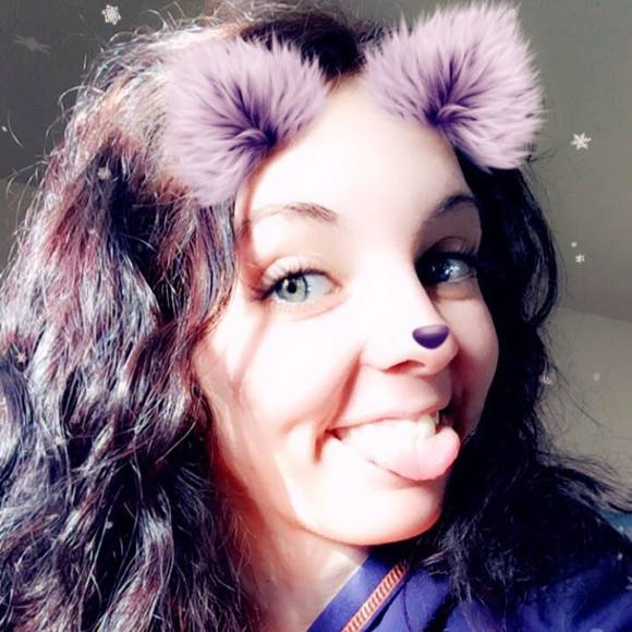 Profile Picture of Jenelle Stecklein (@jenelle1217) on Poshmark