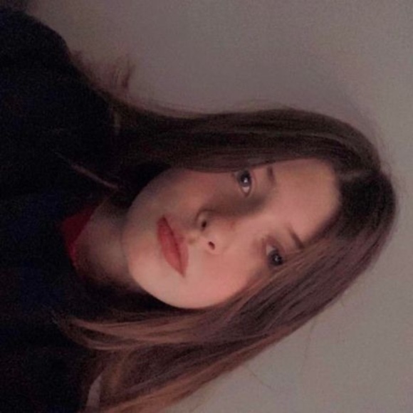 Profile Picture of Emily Roberts (@emilyroberts661) on Poshmark