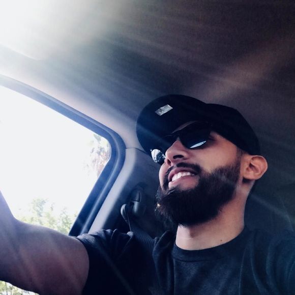 Profile Picture of Eddie Alvarez (@alv_10) on Poshmark
