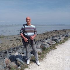 Profile Picture of robertdron (@robertdron) on Tiktok