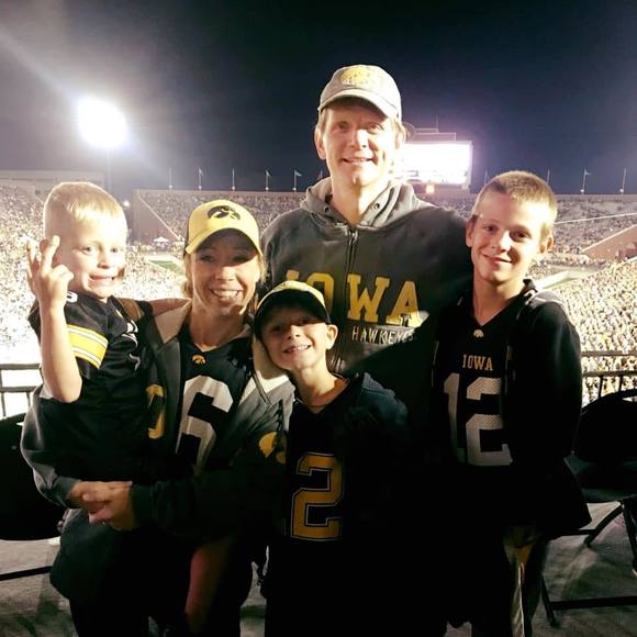 Profile Picture of Mary Ehlinger (@mehlinger) on Poshmark