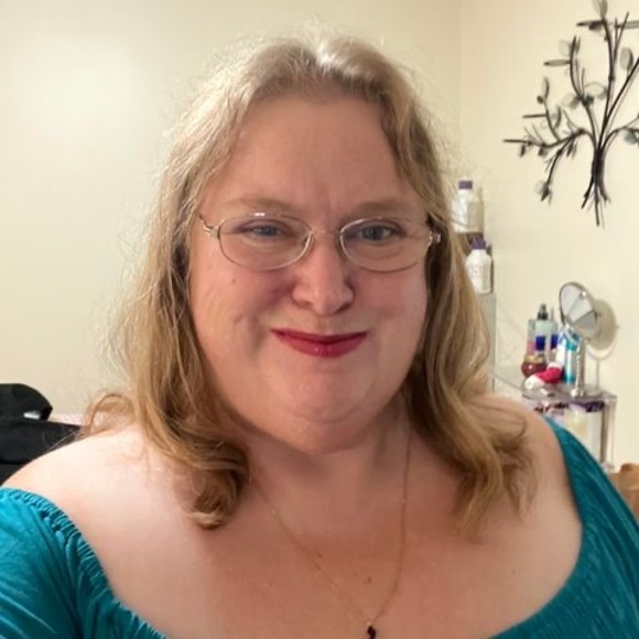 Profile Picture of Vicki Doenges (@samnmom9774) on Poshmark