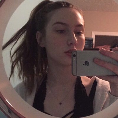 Profile Photo of Emily Maki (@EmilyMaki4) on Twitter