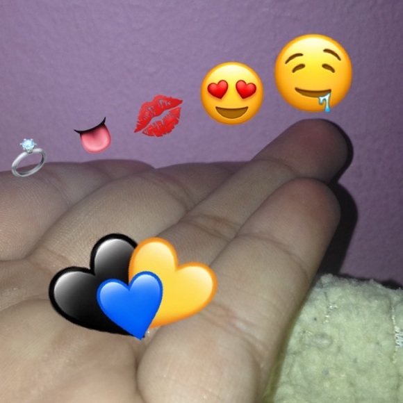 Ruby Meza - Poshmark Profile Picture of Ruby Meza (@rubym06) on Poshmark