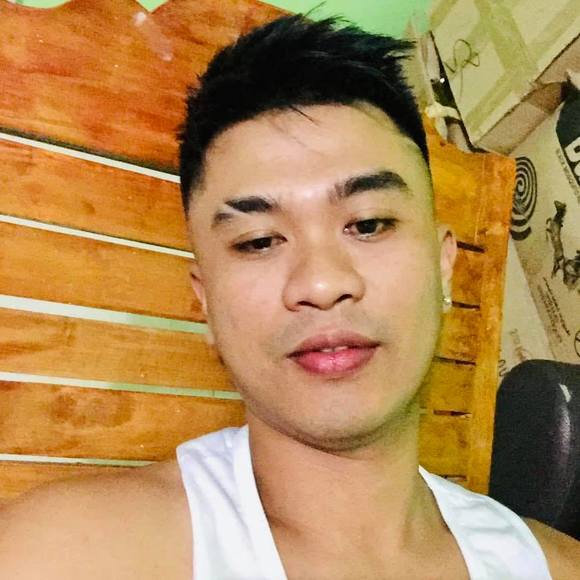Profile Picture of Paulmark Alcantara (@markembhie0916) on Poshmark