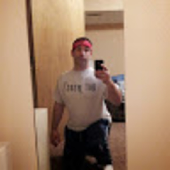 Profile Picture of Jeremy Ferris (@jeremyferris111) on Poshmark