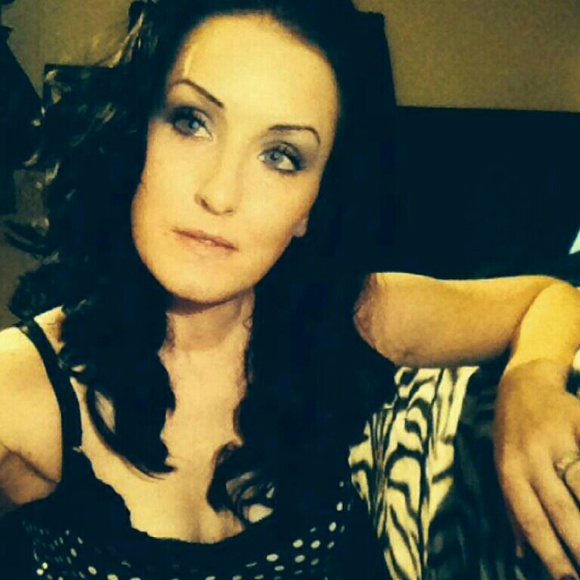 Profile Picture of Lauren Brittingham (@lauren21277) on Poshmark