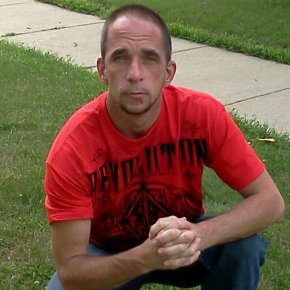 Profile Picture of James Arrington (@jamesarrington) on Poshmark