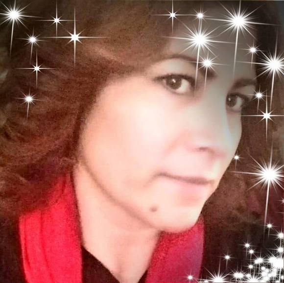 Profile Picture of Albina Rodriguez (@albinaluna) on Poshmark