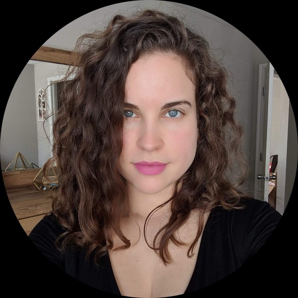 Profile Picture of Danielle Gruenbaum (@dgru77) on Poshmark