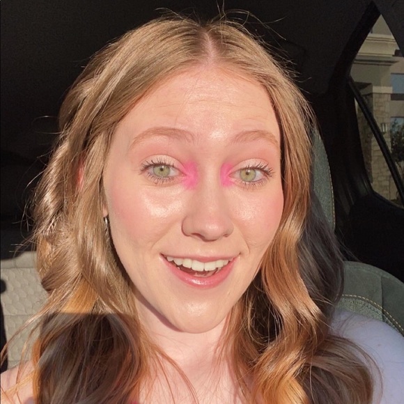 Profile Picture of Haley Ditmore (@haleyditmore) on Poshmark