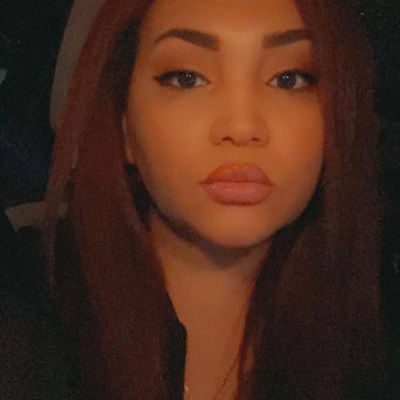 Profile Picture of Bianca Cerda (@bianca_cerda88) on Poshmark