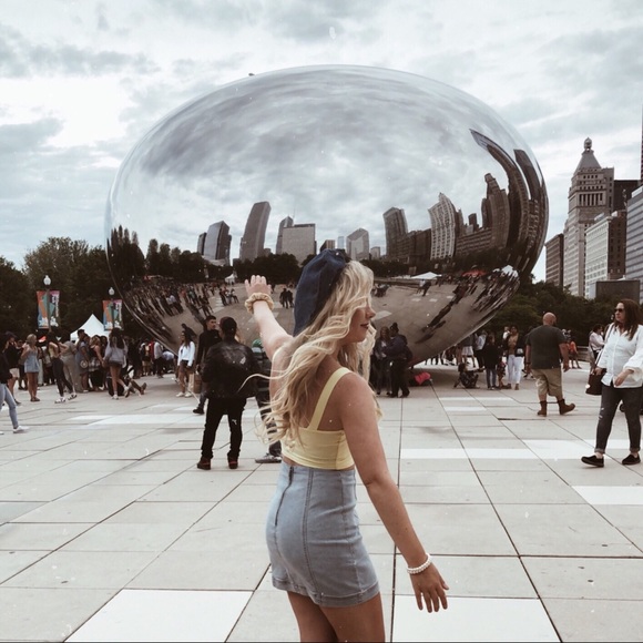 Profile Picture of Madison Daniels (@md193) on Poshmark