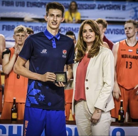 Profile Picture of Dmitry Ryuny (@rivny11) on Poshmark