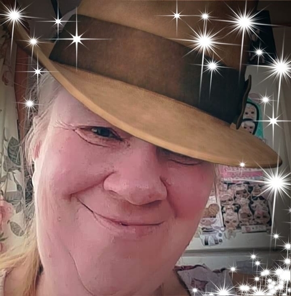 Profile Picture of Dawn Andersen (@dawn_andersen) on Poshmark