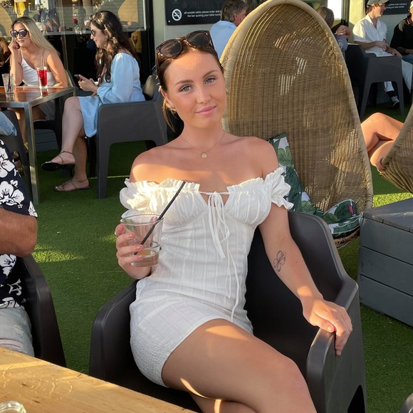 Profile Picture of Holly Cichowski (@hollycichowski) on Poshmark