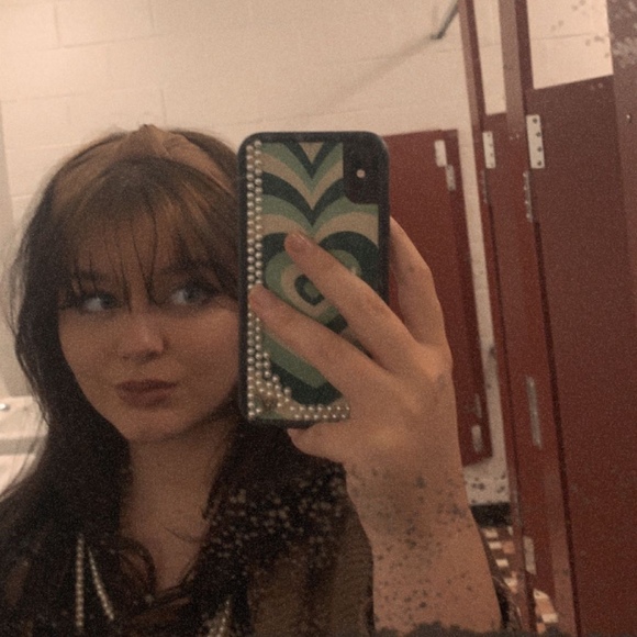 Profile Picture of Mia Binaco (@miabinaco) on Poshmark