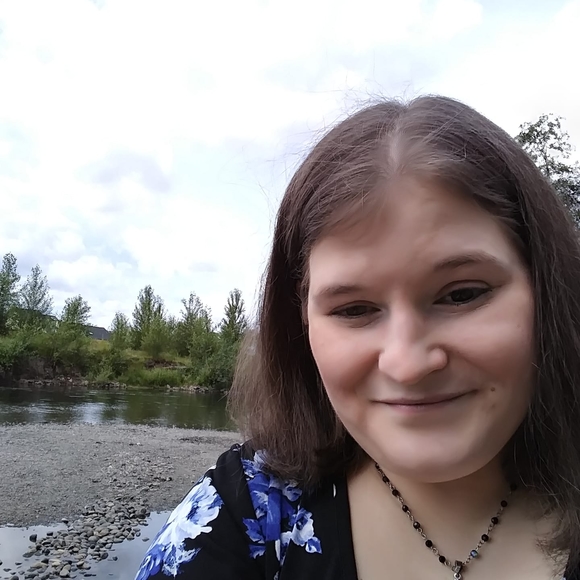 Profile Picture of Carreen Sager-cannon (@rickandcarreen) on Poshmark