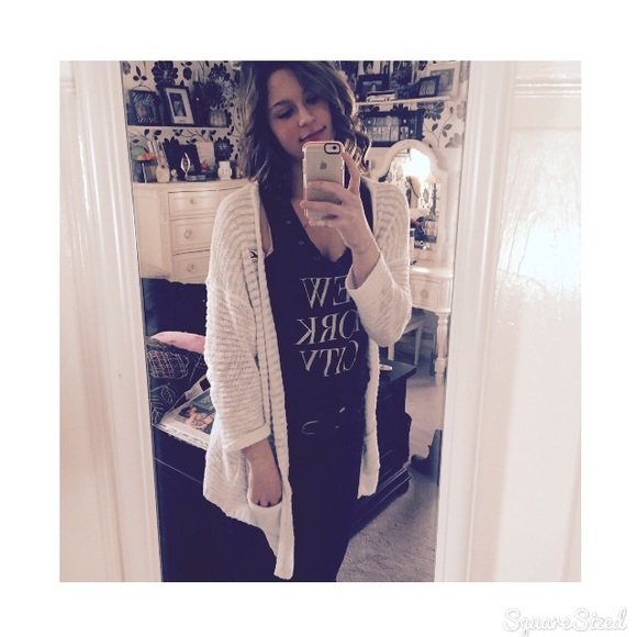 Profile Picture of Kendall Dellostritto (@kendalld097) on Poshmark