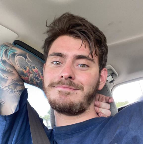 Profile Picture of Scott Whitney (@scottwhit8) on Poshmark