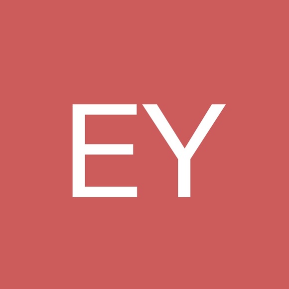 Profile Picture of Emily Yarush (@embsoto) on Poshmark