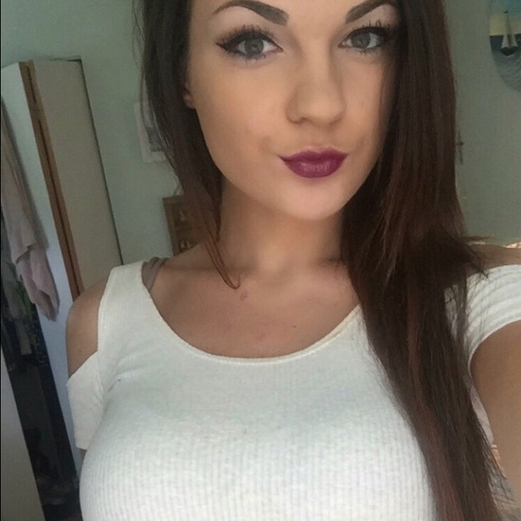 Profile Picture of Rachael Fandozzi (@rachaelfandozzi) on Poshmark