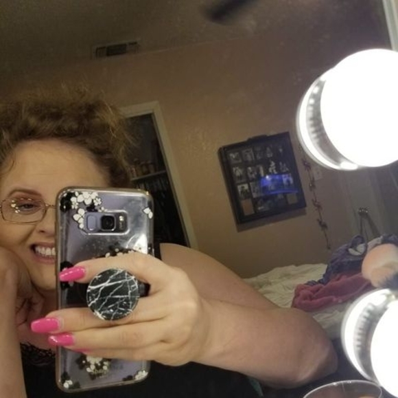 Profile Picture of Danna Armstrong (@dannakins106) on Poshmark