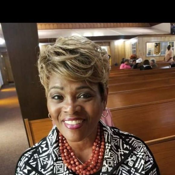 Profile Picture of Anita Brannon (@anitabrannon) on Poshmark