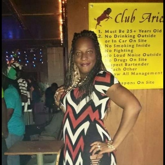 Profile Picture of Belinda Johnson (@belinda_cox) on Poshmark