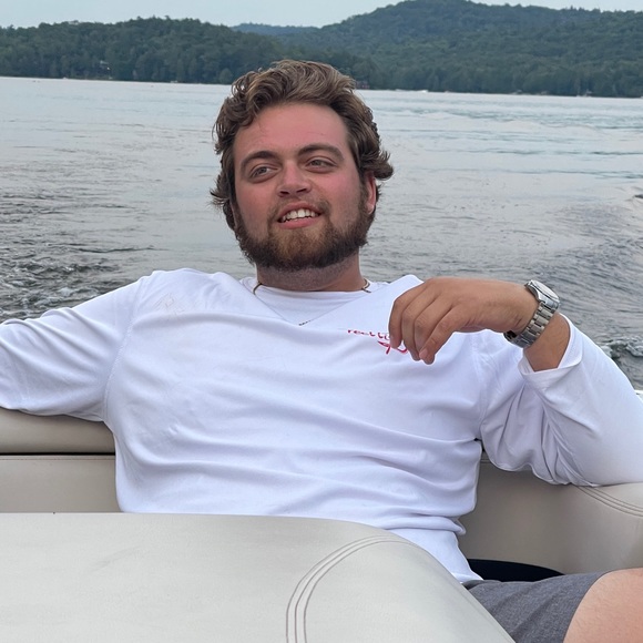 Profile Picture of Jake Giuseppetti (@gizopettijake) on Poshmark