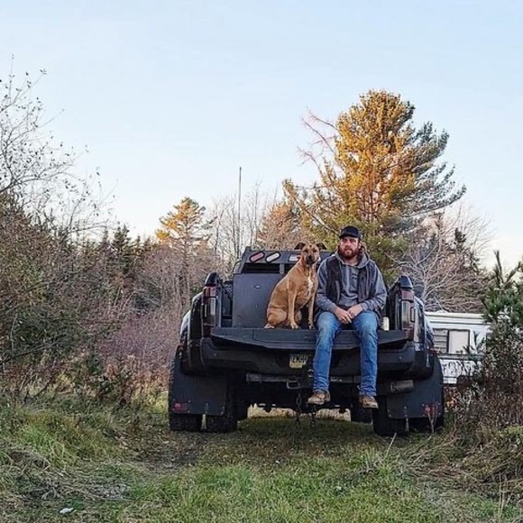 Profile Picture of Matt Baer (@mbaer83) on Poshmark
