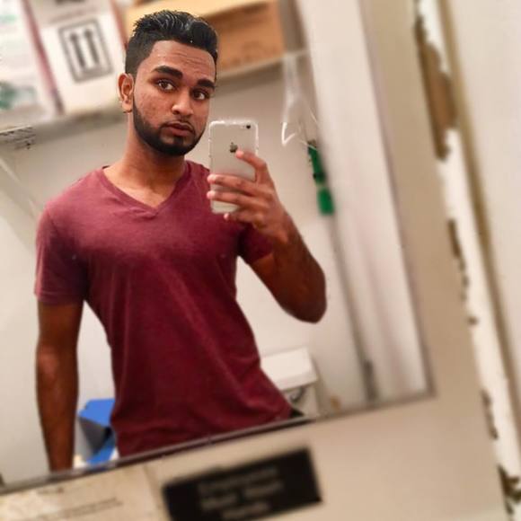 Profile Picture of Waseem Mohammed (@akram185) on Poshmark